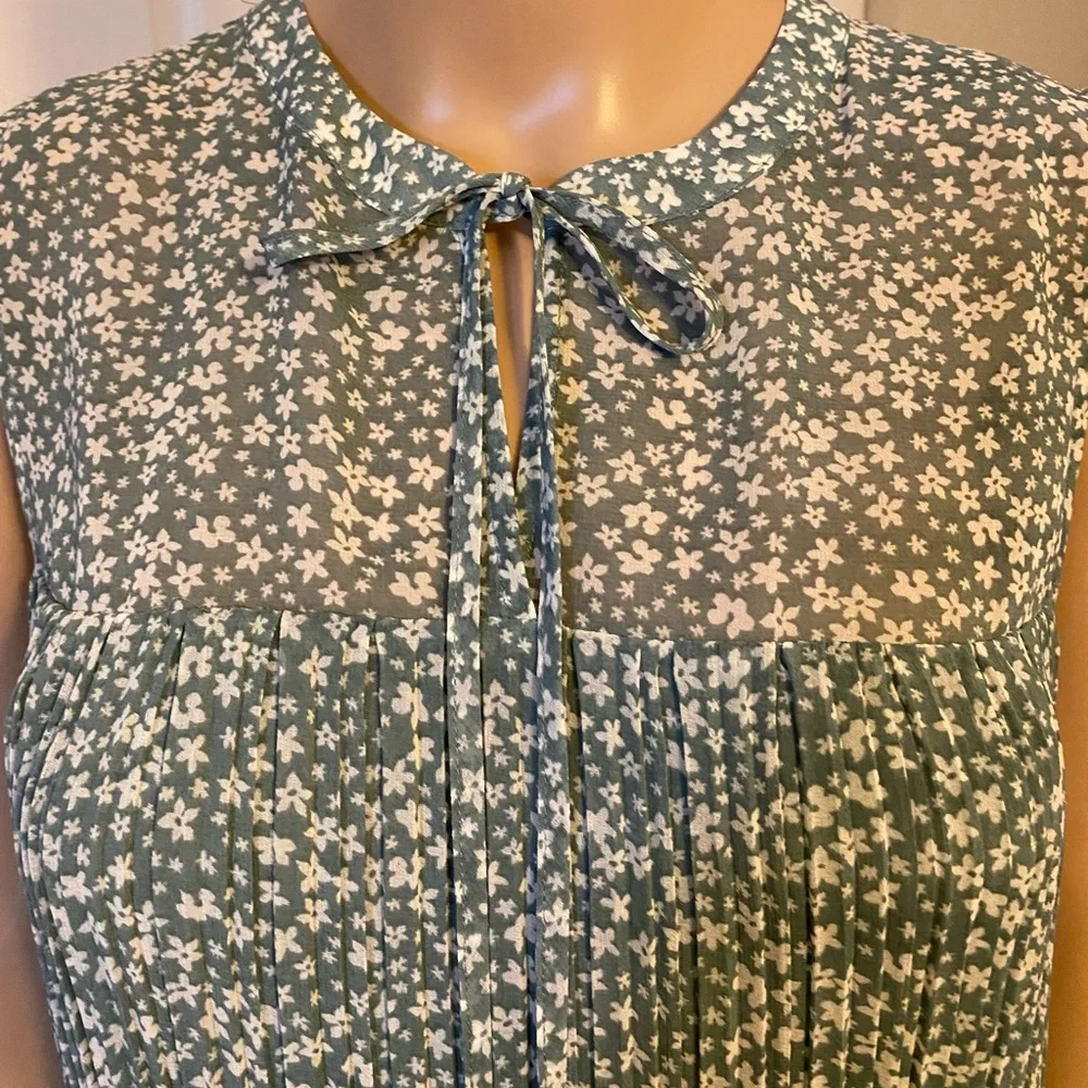 EUC Pleione Floral Blouse. - Picture 5 of 15